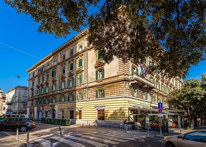 Bella Central Apartment